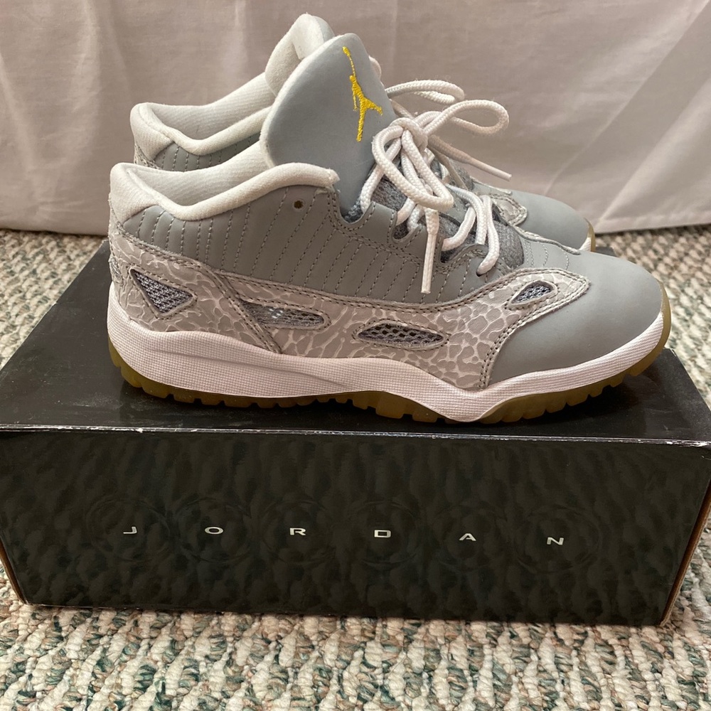 Nike Kids Grey and White Sneakers with Yellow Jumpman